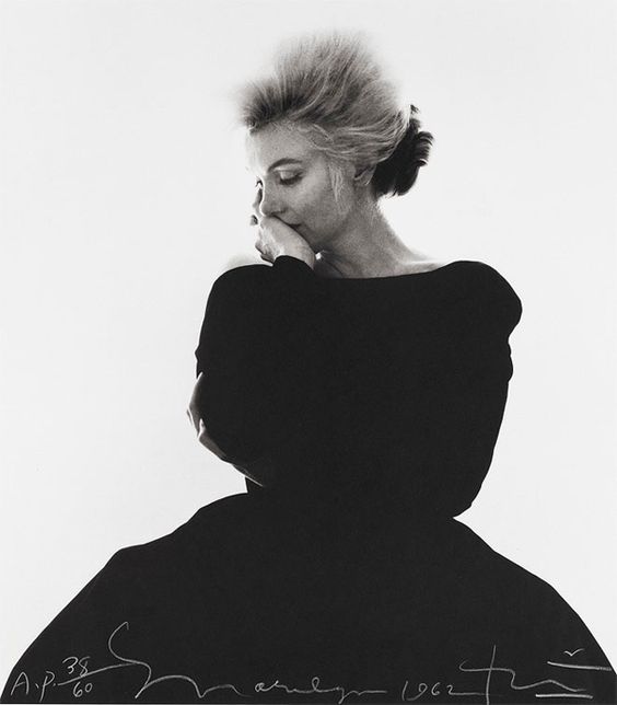 marilyn-monroe-%22the-last-sitting%22-1962-vogue-black-dress